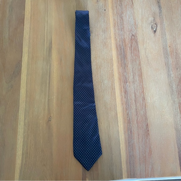 Men's Navy and White Silk Polka Dot Tie - Picture 5 of 5